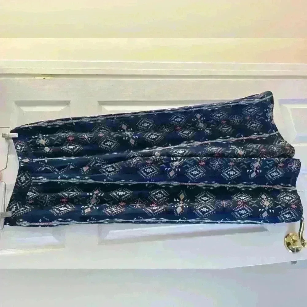 French Laundry size M pants.